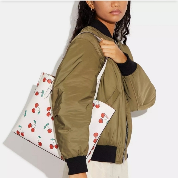 NWT Coach Multi Mollie Tote With Heart Cherry Print - Picture 6 of 9